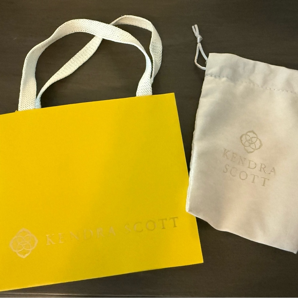 Kendra Scott, Danielle earrings, stone gray stone with gold hardware - Picture 3 of 3